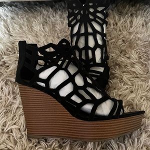 Hot Tomato Black Strappy Wedges Size 10